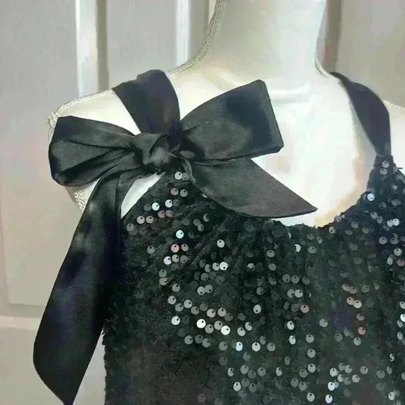 Love, Carmen Short Black Sequin Lined Dress w/ Satin Bow 100% Poly Womens Size 4 - Picture 2 of 13